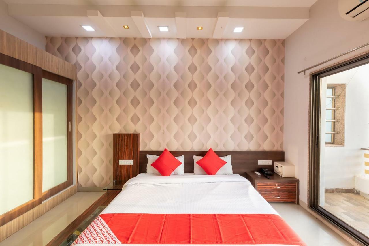 Oyo 42910 Hotel Rudra Palace Ratlām Værelse billede