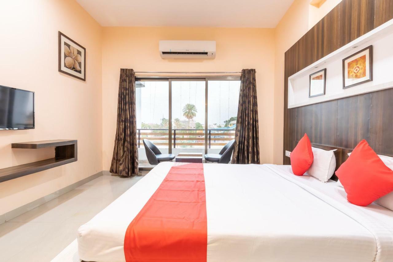 Oyo 42910 Hotel Rudra Palace Ratlām Eksteriør billede