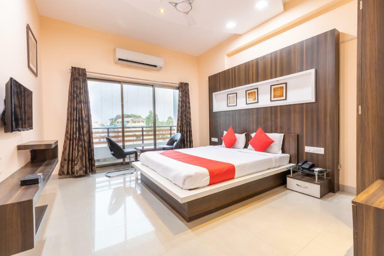 Oyo 42910 Hotel Rudra Palace Ratlām Eksteriør billede