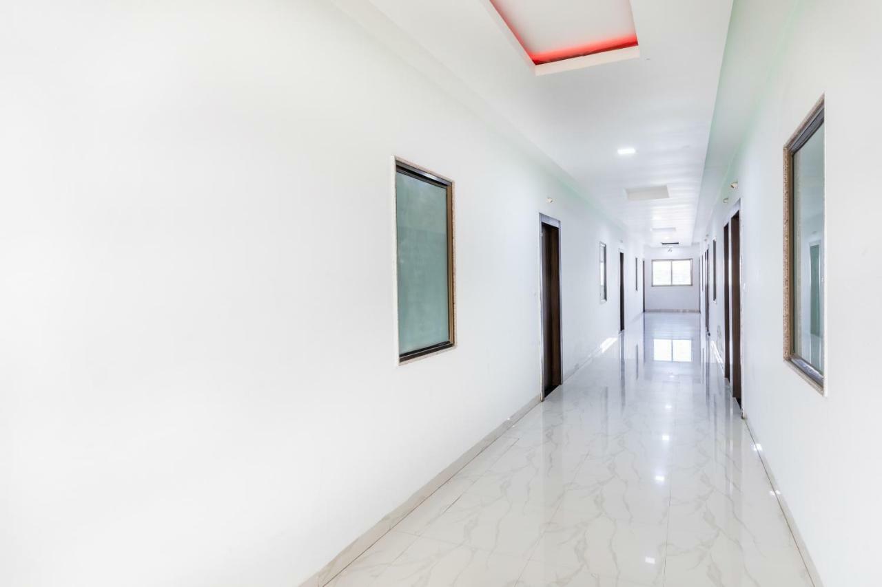 Oyo 42910 Hotel Rudra Palace Ratlām Eksteriør billede