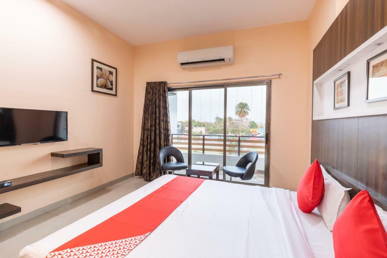 Oyo 42910 Hotel Rudra Palace Ratlām Eksteriør billede