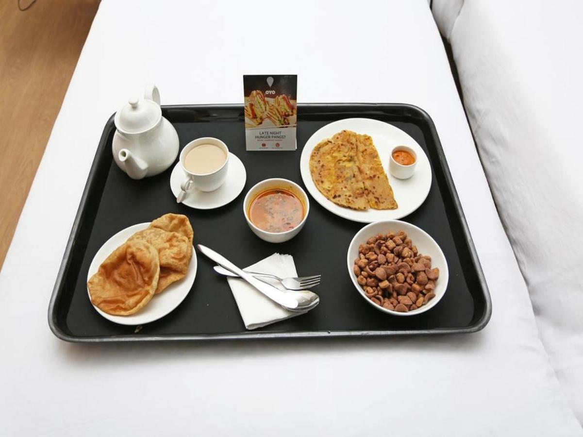 Oyo 42910 Hotel Rudra Palace Ratlām Eksteriør billede